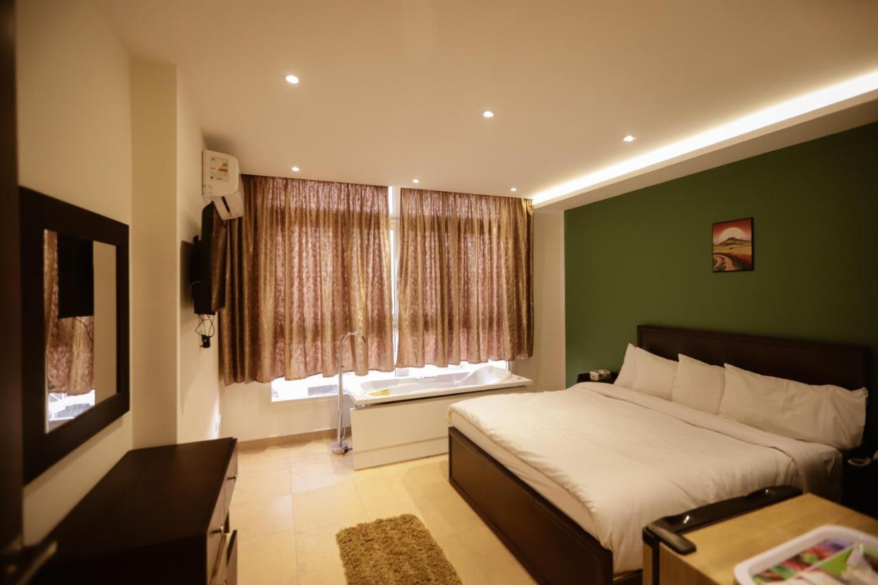 King Khafren View Inn Kafret el-Gabal Exteriör bild