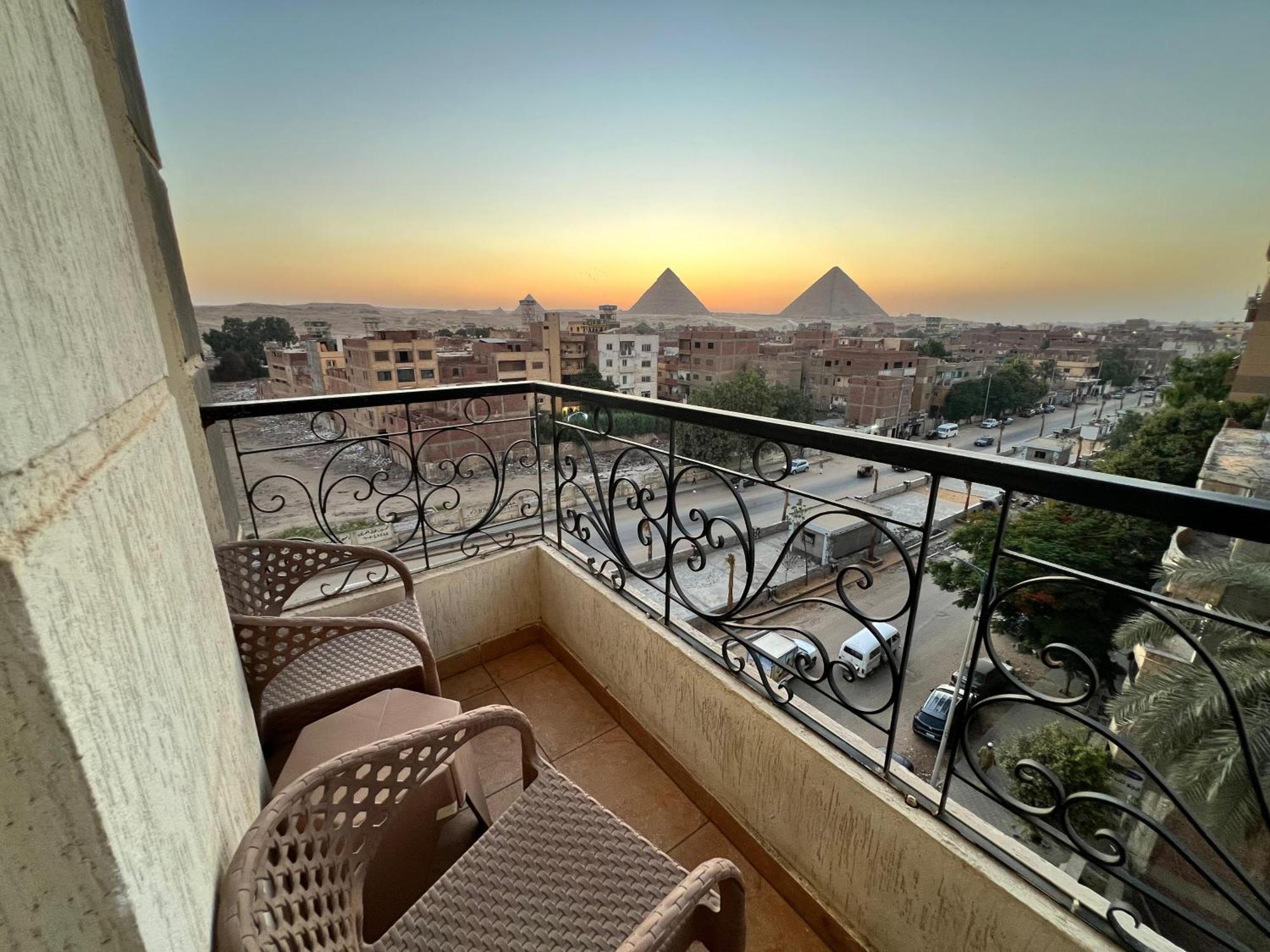 King Khafren View Inn Kafret el-Gabal Exteriör bild