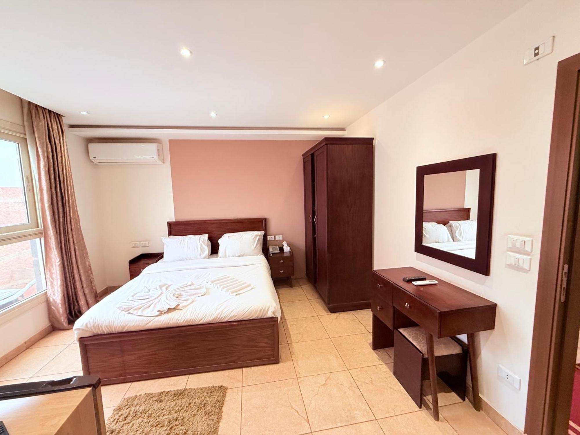 King Khafren View Inn Kafret el-Gabal Exteriör bild